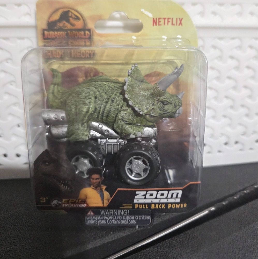 Jurassic World Chaos Theory Zoom Rider PullBack Power Epic Netflix Triceratops
